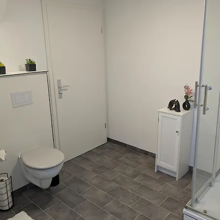Stilvoll Wohnen: Gemuetliche Werkswohnung In Daire